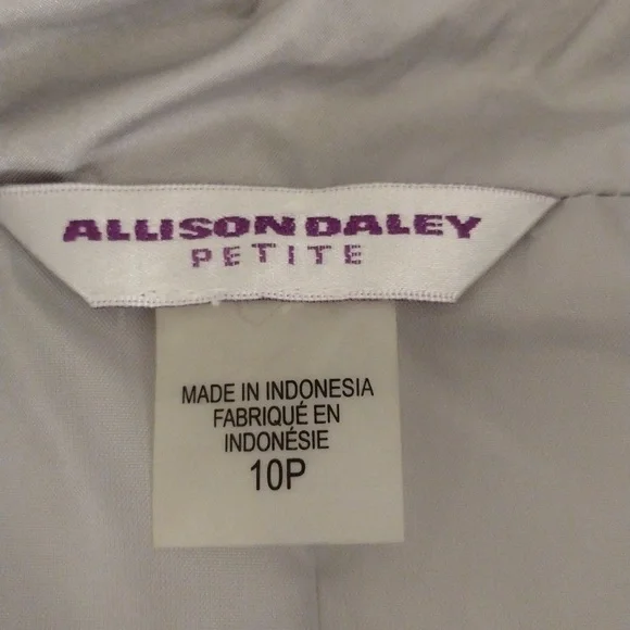 Allison Daley Women's Light Grey Quilted Vest, Size 10 Petite. - Picture 10 of 11